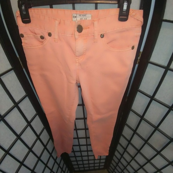 Women Free People Peach Skinny Jeans Ankle Zipper - Picture 3 of 7